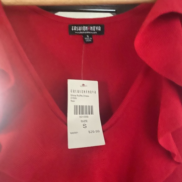 Red mini dress, - Picture 2 of 3